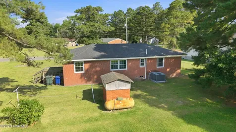 4415 Reaves Road Ayden NC 28513