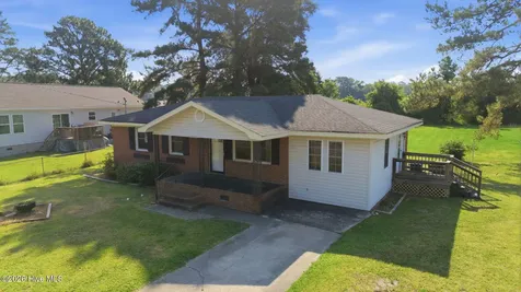 4415 Reaves Road Ayden NC 28513