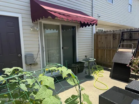 3820 E Vancroft Circle Winterville NC 28590