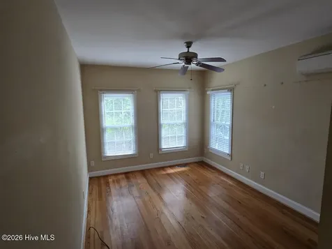 221 Pollock Street New Bern NC 28560