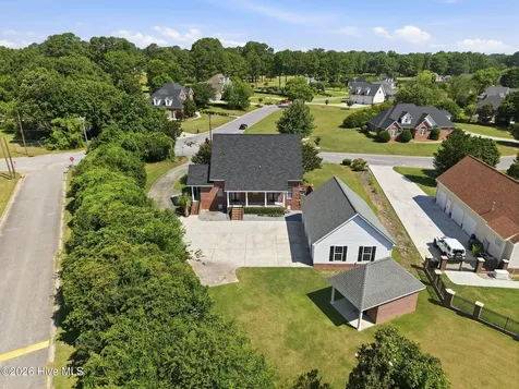 3295 Daniel Drive Farmville NC 27828