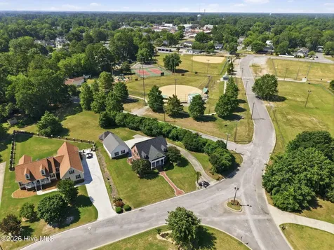 3295 Daniel Drive Farmville NC 27828