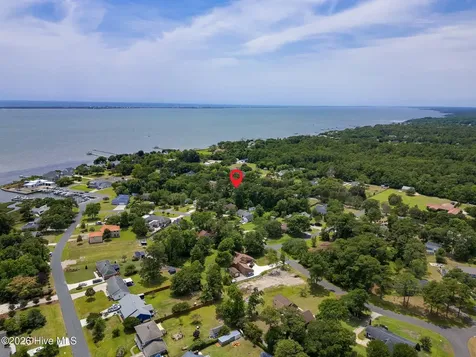 191 Cedar Lane Newport NC 28570