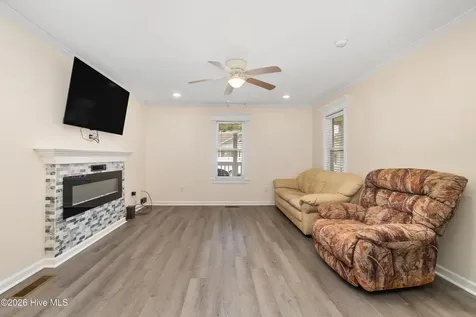 803 Maple Street Elizabeth City NC 27909