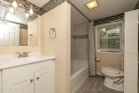 803 Maple Street Elizabeth City NC 27909