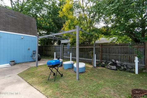 803 Maple Street Elizabeth City NC 27909