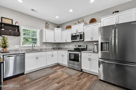 501 Poults Drive Richlands NC 28574