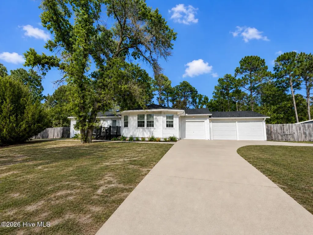 1341 Forest Lake Drive Southport NC 28461