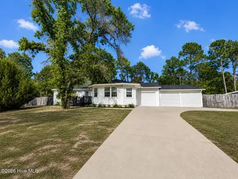1341 Forest Lake Drive Southport NC 28461
