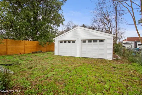 909 1st Street Elizabeth City NC 27909