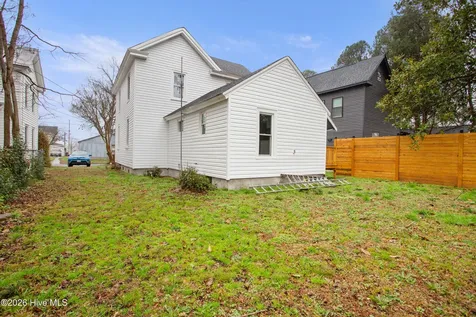 909 1st Street Elizabeth City NC 27909