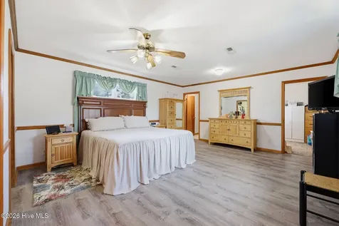 1556 Farrow Fork Road Engelhard NC 27824