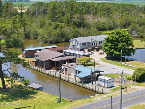 1556 Farrow Fork Road Engelhard NC 27824