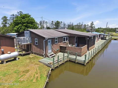 1556 Farrow Fork Road Engelhard NC 27824