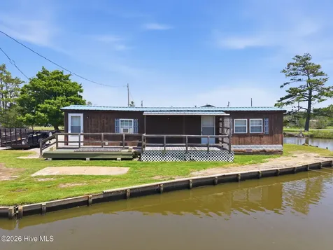 1556 Farrow Fork Road Engelhard NC 27824