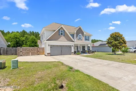 124 Braeburn Boulevard Richlands NC 28574