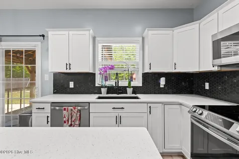 124 Braeburn Boulevard Richlands NC 28574