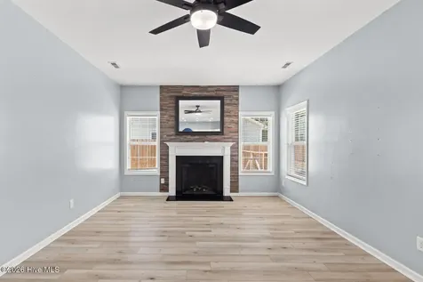 124 Braeburn Boulevard Richlands NC 28574