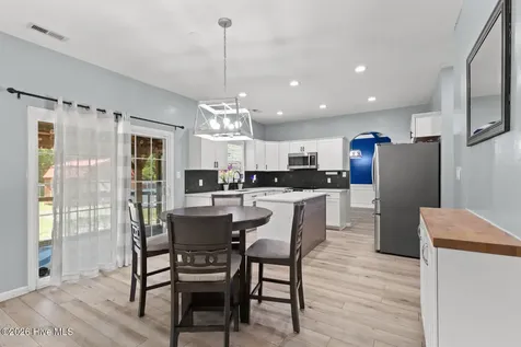 124 Braeburn Boulevard Richlands NC 28574
