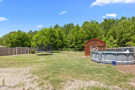 124 Braeburn Boulevard Richlands NC 28574