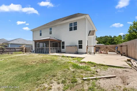 124 Braeburn Boulevard Richlands NC 28574