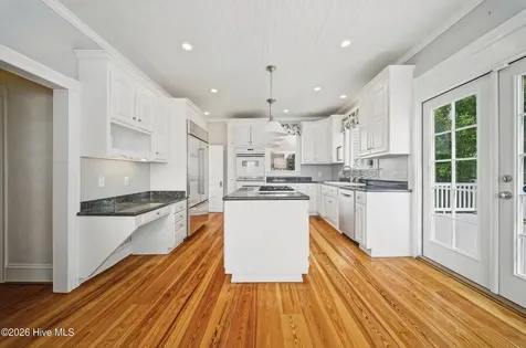 102 W Gale Street Edenton NC 27932