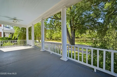 102 W Gale Street Edenton NC 27932