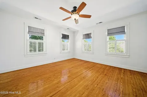 102 W Gale Street Edenton NC 27932