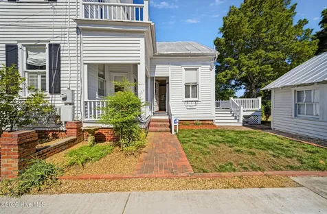 102 W Gale Street Edenton NC 27932