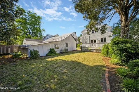 102 W Gale Street Edenton NC 27932