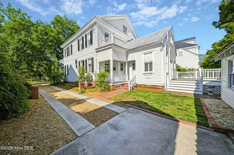 102 W Gale Street Edenton NC 27932
