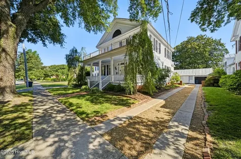 102 W Gale Street Edenton NC 27932