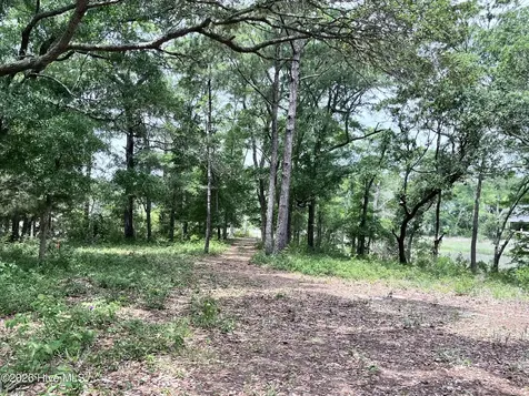 1037 Compton Court Southport NC 28461