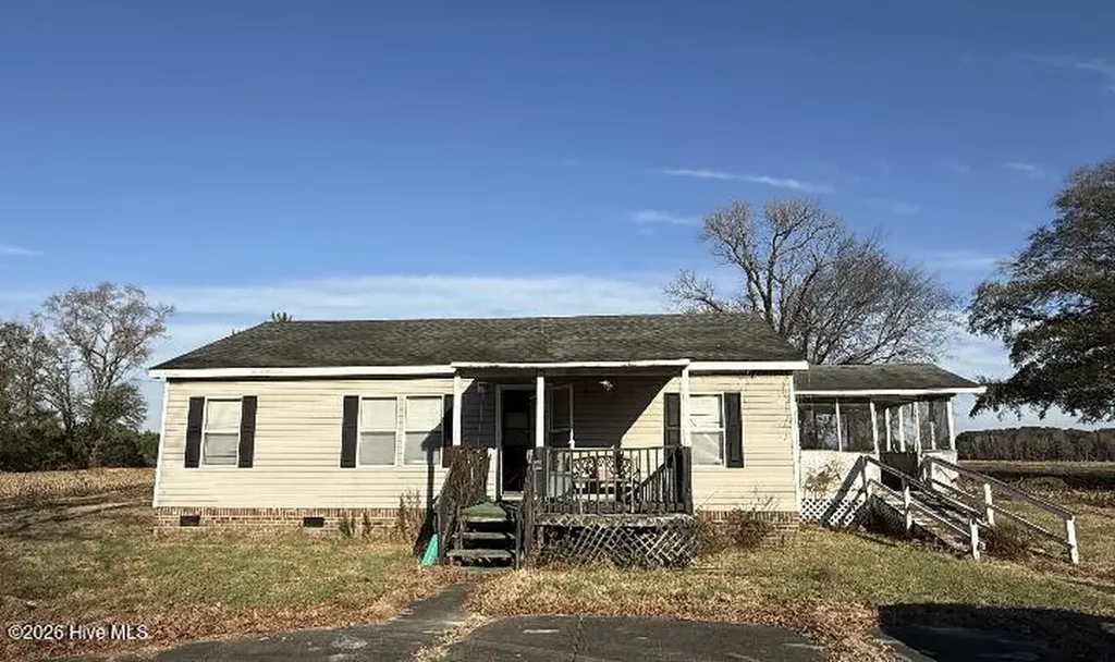 1242 Pages Lake Road Saint Pauls NC 28384
