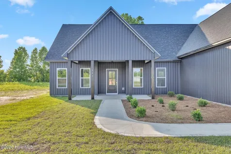 407 Wade Drive Richlands NC 28574