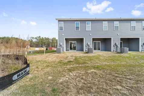 611 Jacks Crossing Drive Hubert NC 28539