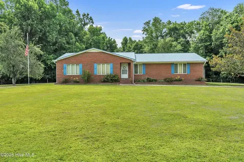 612 Parkertown Road Hubert NC 28539