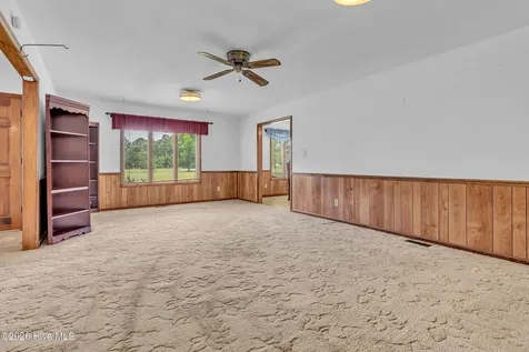 612 Parkertown Road Hubert NC 28539