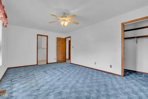 612 Parkertown Road Hubert NC 28539