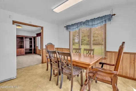 612 Parkertown Road Hubert NC 28539