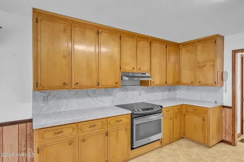 612 Parkertown Road Hubert NC 28539