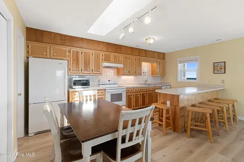 512 Ocean Drive Emerald Isle NC 28594