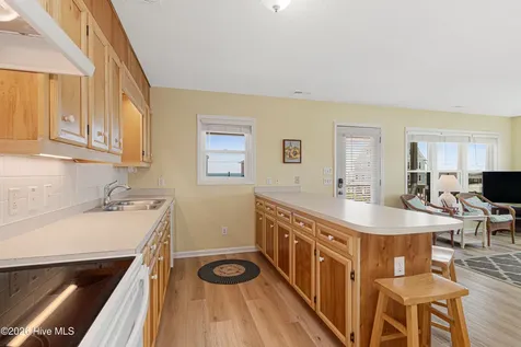 512 Ocean Drive Emerald Isle NC 28594