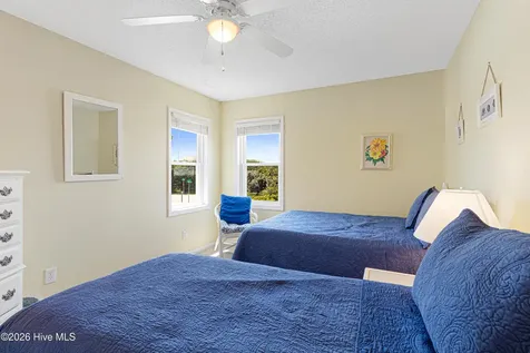 512 Ocean Drive Emerald Isle NC 28594