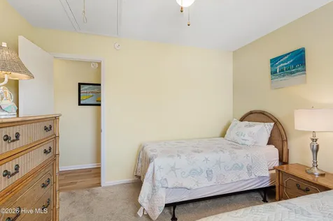 512 Ocean Drive Emerald Isle NC 28594