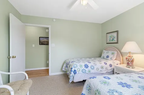 512 Ocean Drive Emerald Isle NC 28594