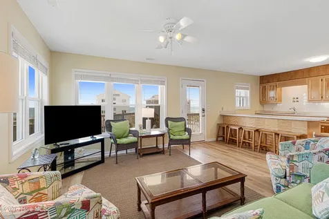 512 Ocean Drive Emerald Isle NC 28594