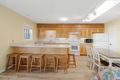 512 Ocean Drive Emerald Isle NC 28594
