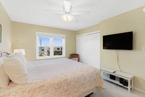 512 Ocean Drive Emerald Isle NC 28594