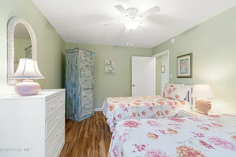 512 Ocean Drive Emerald Isle NC 28594